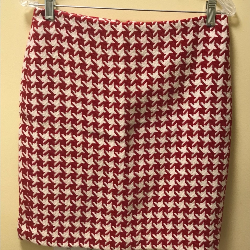 Talbots Red and White Houndstooth Wool blend knee length skirt, size 4P